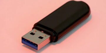 فلش متنباز Phantom Drive اطلاعات حساس را از دید سیستمعامل پنهان می کند