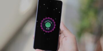 تصویری از گوشی سامسونگ با سیستم عامل اندروید 17