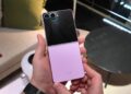نمایی از گوشی Z Flip سامسونگ
