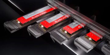 رندر داخلی یک سامانه ذخیرهسازی که چندین حافظه SSD قرمز و مشکی SanDisk NAS 800 درون سینیهای کشویی سرور قرار گرفتهاند.