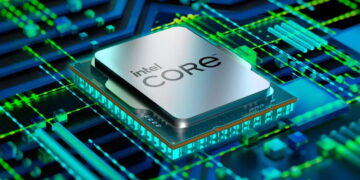 پردازنده نقرهای Intel Core روی مدار چاپی و بردی با الگوهای نوری سبز و آبی نئونی.