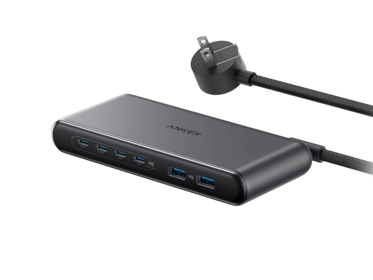 ایستگاه شارژ مسافرتی و رومیزی انکر با چهار پورت USB-C و دو پورت USB-A به همراه کابل برق و دوشاخه دیواری