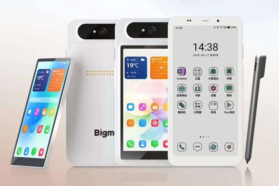 گوشی Bigme با بدنه سفید و نمایشگر E-ink به همراه صفحه نمایش دوم رنگی مغناطیسی و قلم لمسی استایلوس