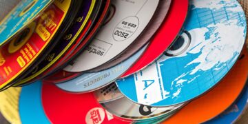 فروش CD دوباره رونق گرفت