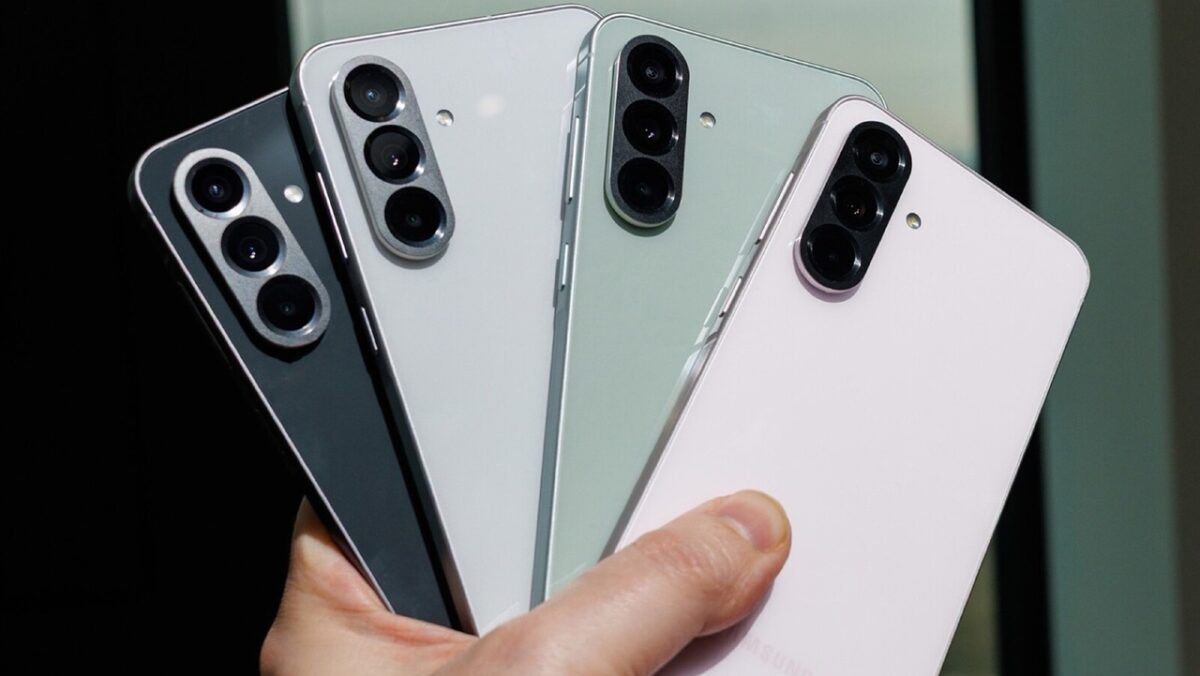 Redmi Note 17 Pro Max با HyperOS 3 روی Android 16 عرضه میشود و شیائومی در این نسخه تمرکز زیادی روی انیمیشنهای روانتر، ارتباط میان دستگاهها و قابلیتهای هوش مصنوعی دارد.