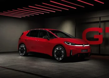 فولکس‌واگن از قدرتمندترین GTI تاریخ با ۳۲۶ اسب‌بخار قدرت رونمایی کرد