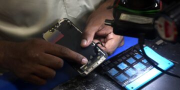 اپل زیر ذره‌بین هند؛ تحقیقات درباره شرایط گارانتی نرم‌افزاری شروع شد