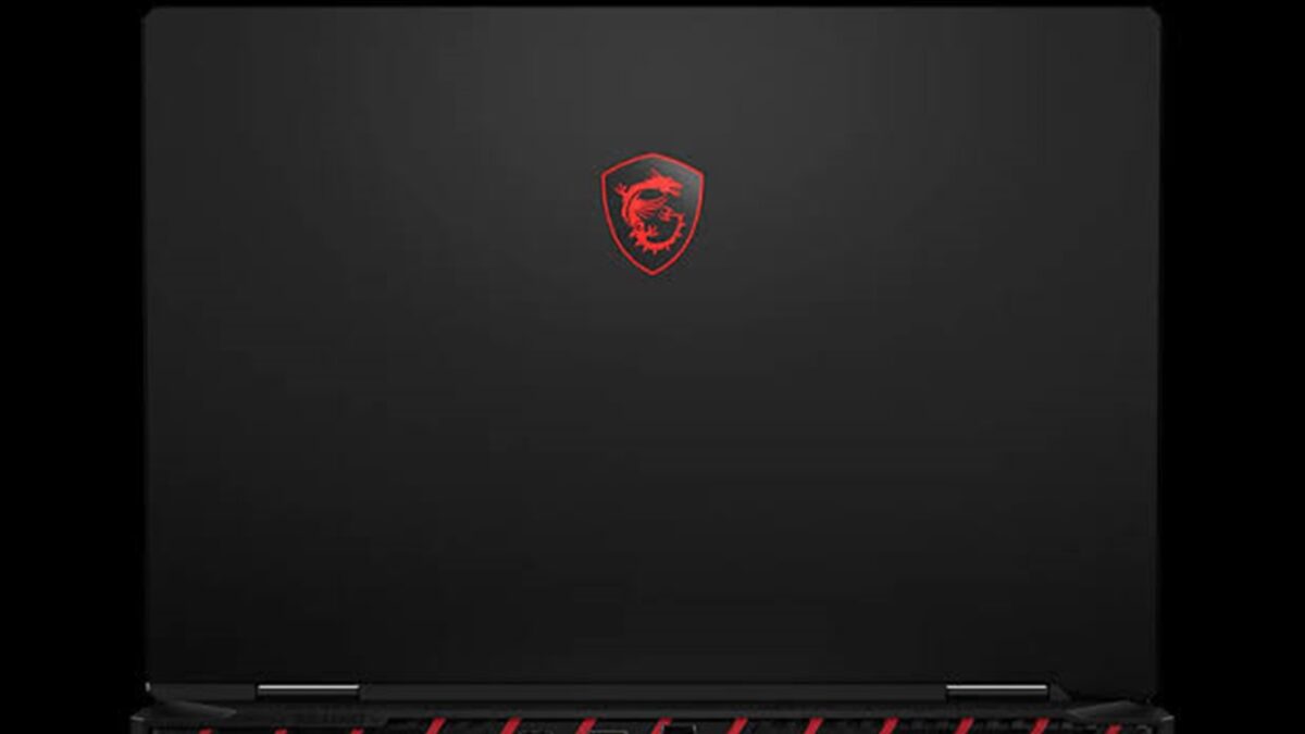 در رده حرفهای، لپتاپهایی با RTX 5070 Ti، RTX 5080 و RTX 5090 قرار میگیرند و معمولا با پردازندههای Core Ultra 9 یا Core i9، رم 32 تا 64 گیگابایتی و نمایشگرهای QHD+ یا Mini-LED عرضه میشوند.
