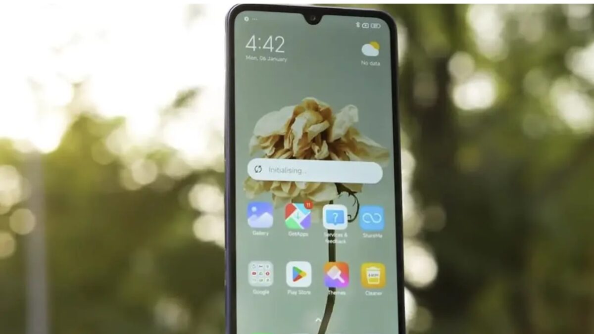 Redmi A5 4G یکی از گزینههای پایه در گوشی اقتصادی شیائومی است و برای کاربریهایی مانند تماس، پیامرسانی، وبگردی و شبکههای اجتماعی طراحی شده است.