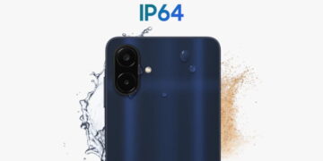 مقاومت پنل پشتی گوشی سرمه‌ای سامسونگ در برابر نفوذ قطرات آب و گرد و غبار با گواهی IP64