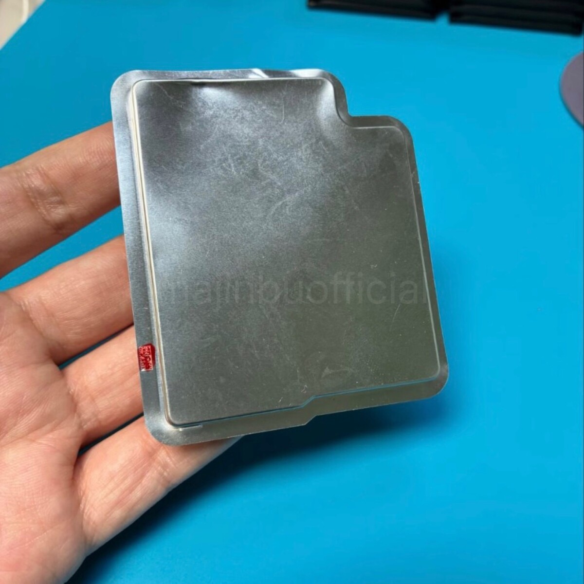 باتری فولادی گوشی های چینی میتواند ظرفیت باتری را به ۱۰ هزار میلیآمپرساعت برساند