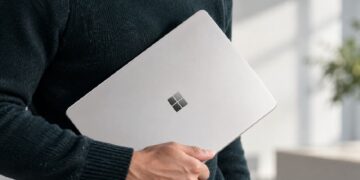 سرفیس جدید مایکروسافت با نمایشگر ۱۲ اینچی و پلتفرم RTX Spark در راه است