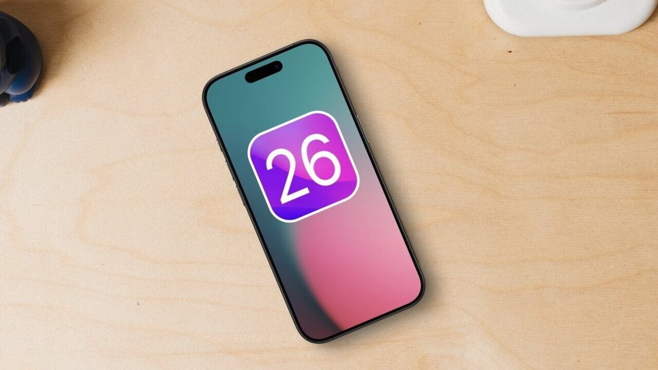 تصویری از گوشی آیفون و آپدیت جدید iOS