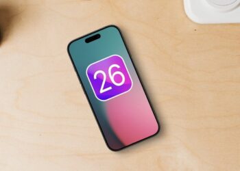 تصویری از گوشی آیفون و آپدیت جدید iOS