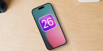 تصویری از گوشی آیفون و آپدیت جدید iOS