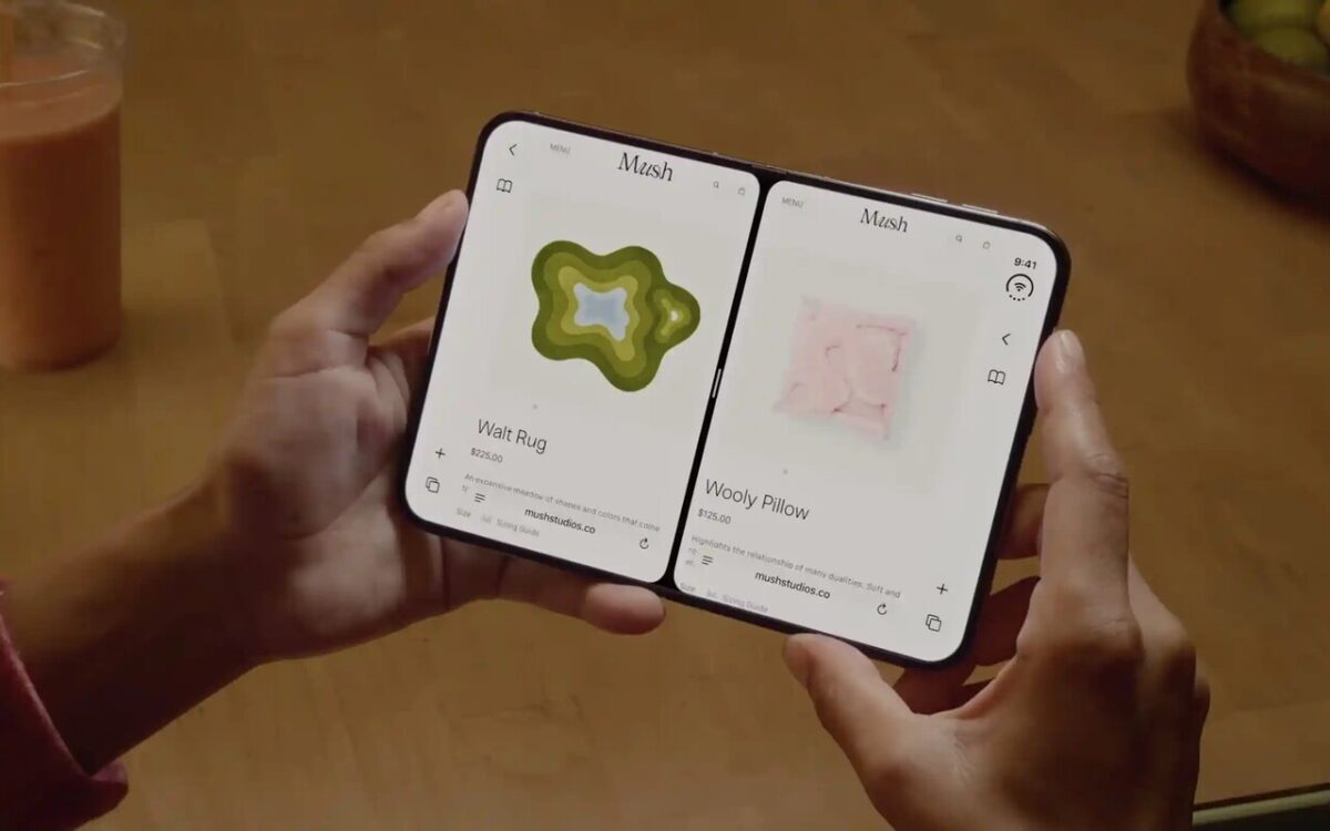 تصویری از آیفون تاشوی اپل با نام iPhone Duo در دست کاربر