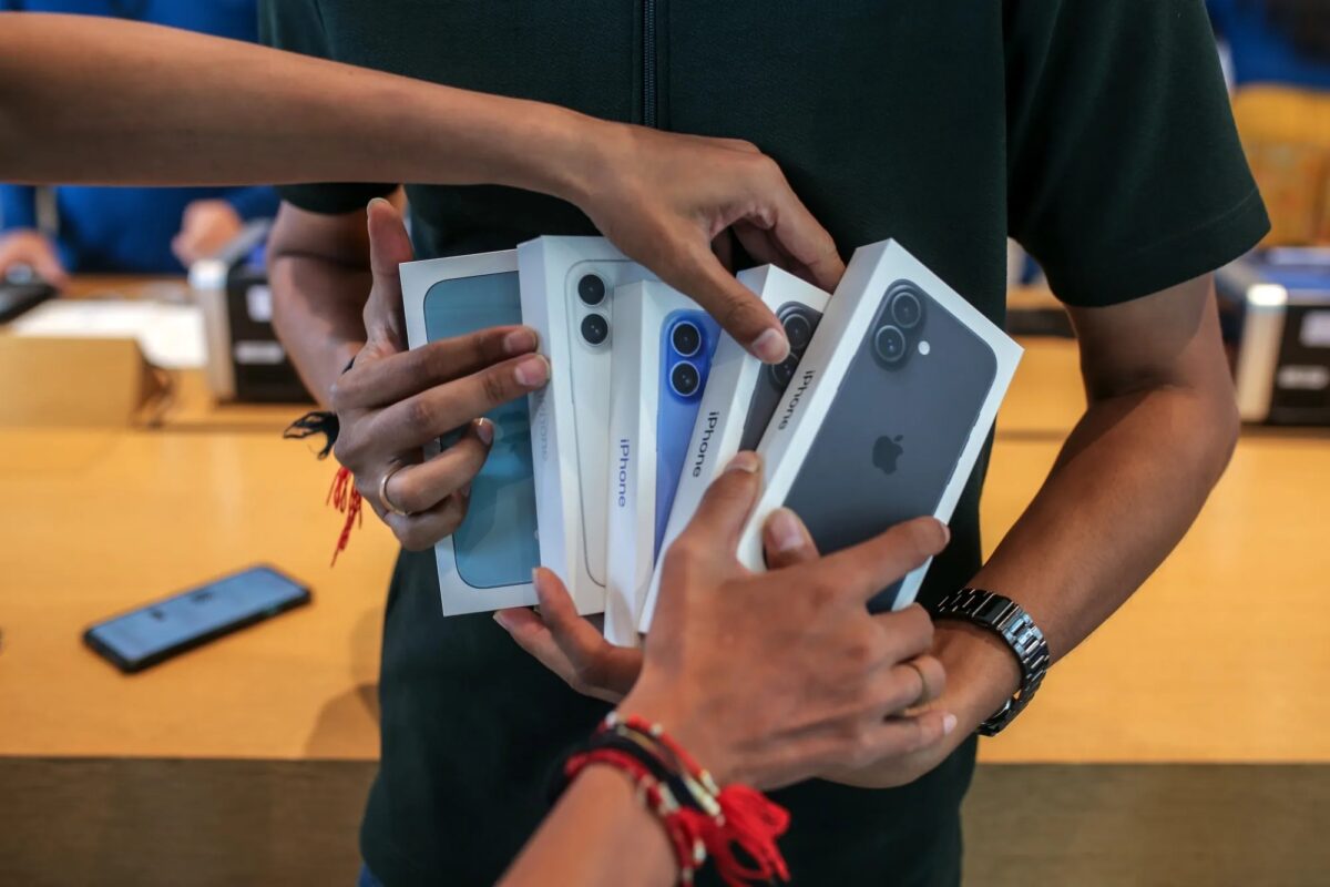 تحقیقات هند درباره گارانتی نرمافزاری اپل به دلیل مشکلات iOS 18