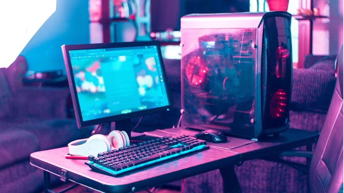 RTX 2060 گزینهای متعادل برای سیستمهای 1080p است و به دلیل پشتیبانی از DLSS و Ray Tracing امکاناتی دارد که RX 580 فاقد آنهاست.