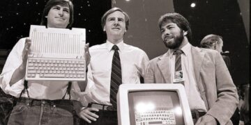 کامپیوتر ۵۰ ساله Apple I به حراج گذاشته میشود