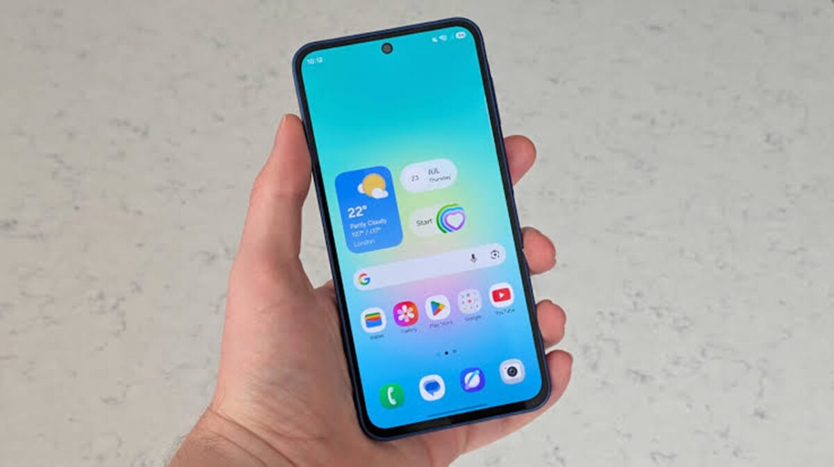 از نظر رنگ و کنتراست، نمایشگر AMOLED گلکسی A27 عملکردی در سطح قابل‌انتظار یک میان‌رده سامسونگ دارد، اما روشنایی یکی از نقاطی است که باید در بررسی دقیق‌تر به آن توجه کرد؛ 
