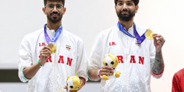 حسن پاجانی و ابوالفضل آقایی‌نسب با مدال‌های طلای فوتبال الکترونیک ایران در بازی‌های آسیایی عکس تهران تایمز