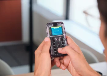 با کیت MAKERphone 2.0 گوشی خود را بسازید و برنامهنویسی کنید