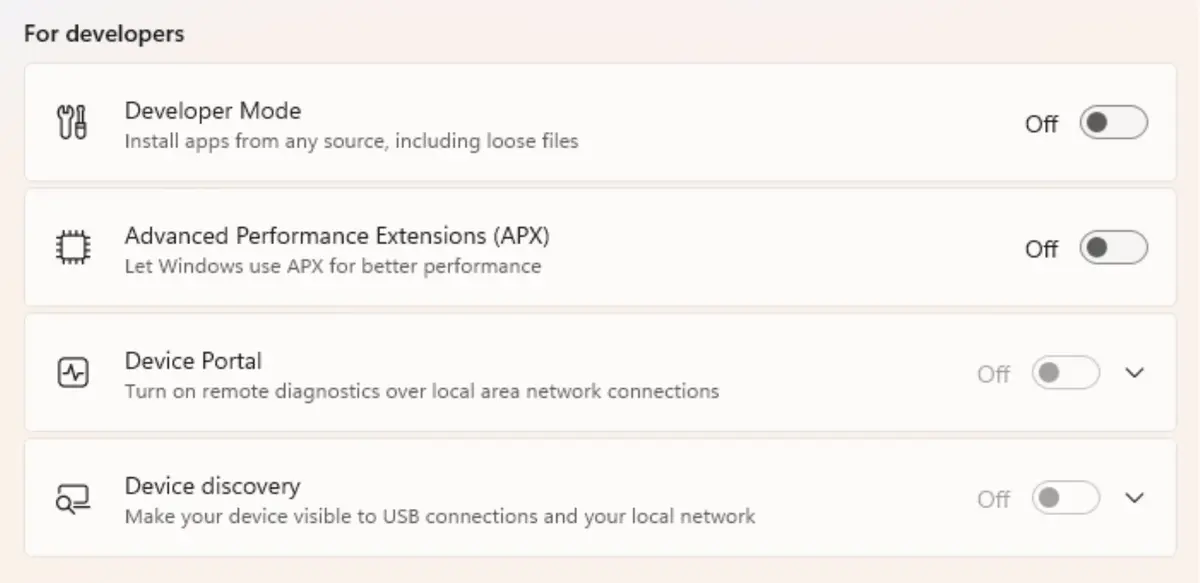 بخشی از تنظیمات توسعه‌دهندگان ویندوز که گزینه Advanced Performance Extensions (APX) خاموش است؛ گزینه‌های حالت توسعه‌دهنده، Device Portal و Device discovery نیز خاموش هستند.