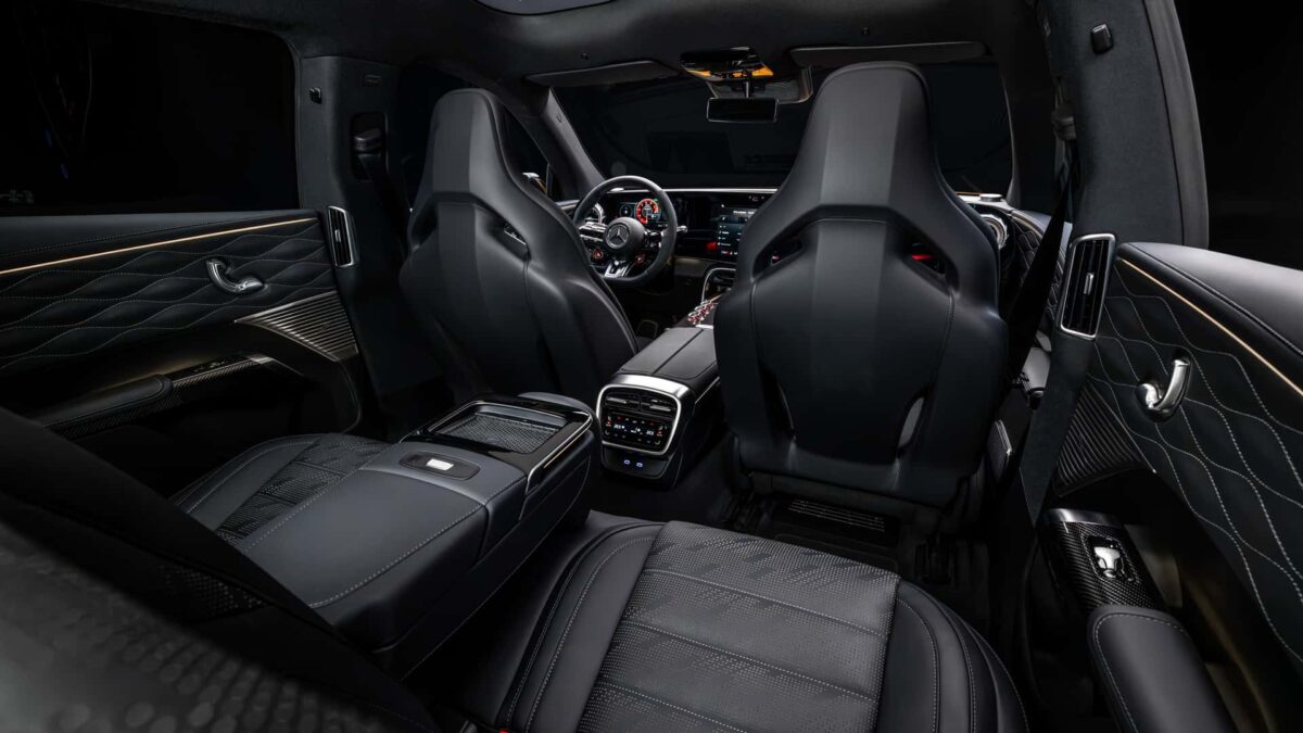 نمای صندلیهای عقب مرسدس AMG GT SUV با تودوزی مشکی