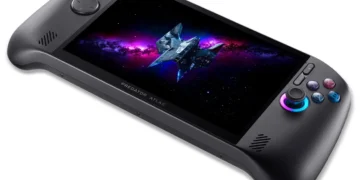 نمای سهبعدی و زاویهدار از کنسول دستی گیمینگ مشکی Acer Predator Atlas با نمایش کلیدهای کنترل، نورپردازی RGB آنالوگها و تصویر فضاپیمای جنگی روی نمایشگر.