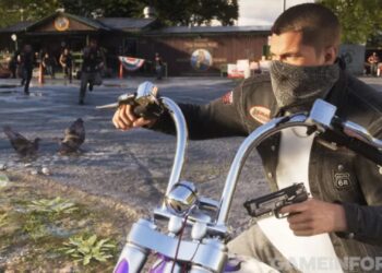 نمای نزدیک از یک موتورسوار در بازی Grand Theft Auto VI که ماسک صورت بر چهره دارد، با یک دست فرمان موتورسیکلت را گرفته و با دست دیگر اسلحه حمل می‌کند، در حالی که پرندگان در حال پریدن در پیش‌زمینه هستند.