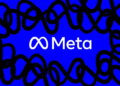 لوگوی سفید Meta در مرکز پس‌زمینه آبی روشن، با نقش‌های سیاه درهم‌تنیده در حاشیه‌ها.