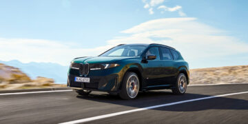 قدرتمندترین شاسی‌بلند برقی BMW iX3 با ۶۱۲ اسب بخار قدرت معرفی شد