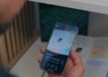 تصویری از Google Search Live روی گوشی کاربر