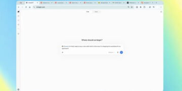 رابط کاربری وبسایت ChatGPT در یک مرورگر وب با نوار جستوجوی متنی در وسط صفحه و چندین برگه باز در بالای مرورگر.