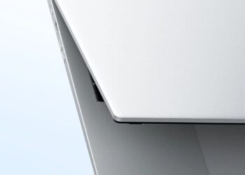 تصویری از لپ‌تاپ Orico Obook 15 AI