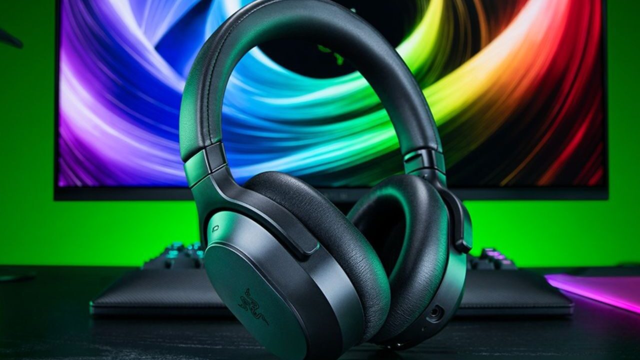 تصویری از هدست گیمینگ ریزر Barracuda V2 Pro