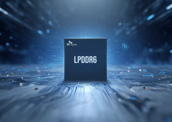 تراشه‌ی حافظه‌ی SK hynix LPDDR6 در مرکز تصویری گرافیکی از مدارهای الکترونیکی آبی‌رنگ.