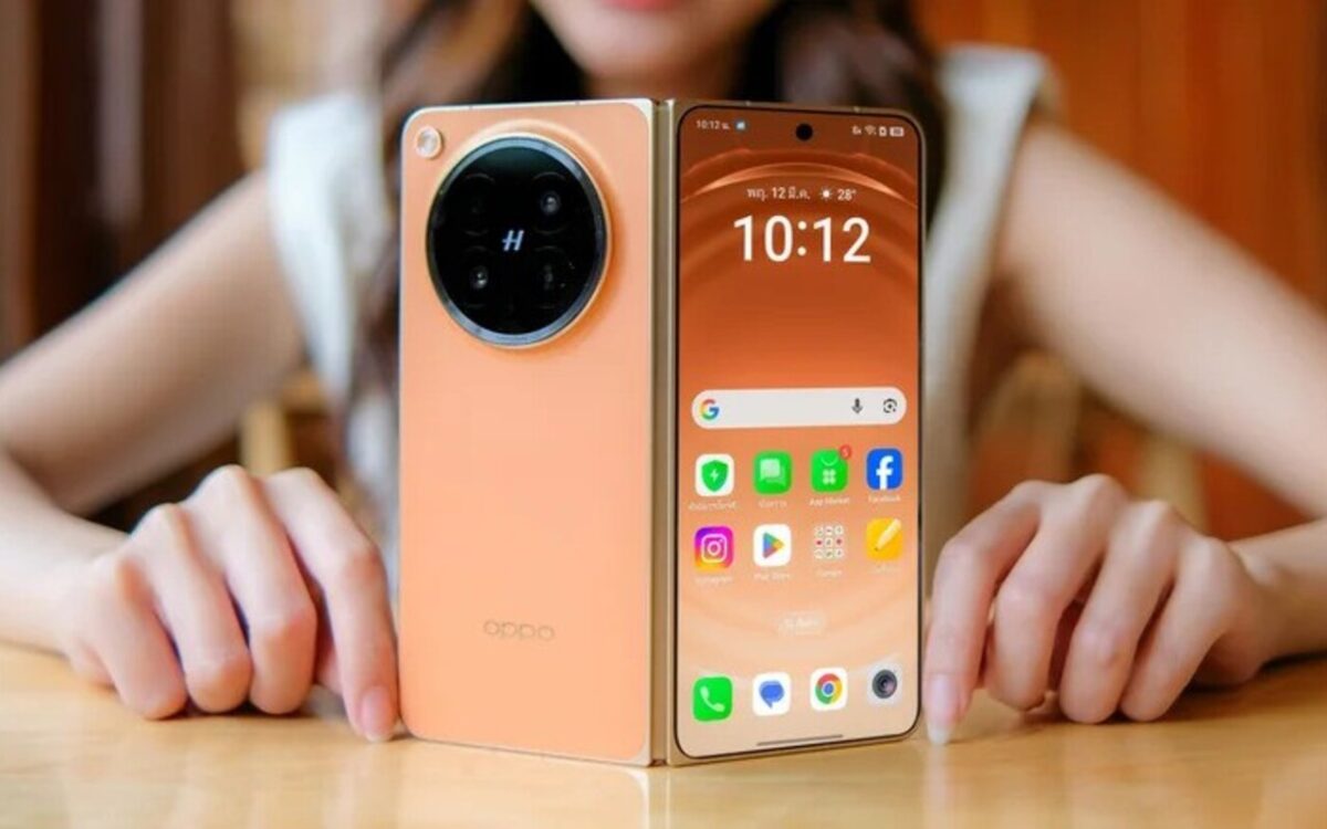 تصویری از گوشی تاشو برند Oppo